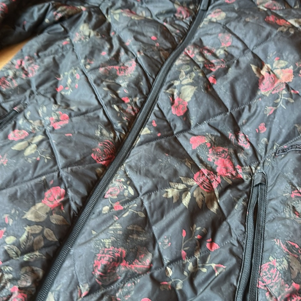 Volcom Casco Down Puff Packable Jacket Black Flor… - image 5